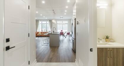 Luxurious Niagara 3 Bdr Townhouse /Garage
