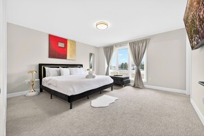 3 bedrooms, iron/ironing board, free WiFi, bed sheets - Luxurious Niagara 3 Bdr Townhouse /Garage (Niagara Falls)
