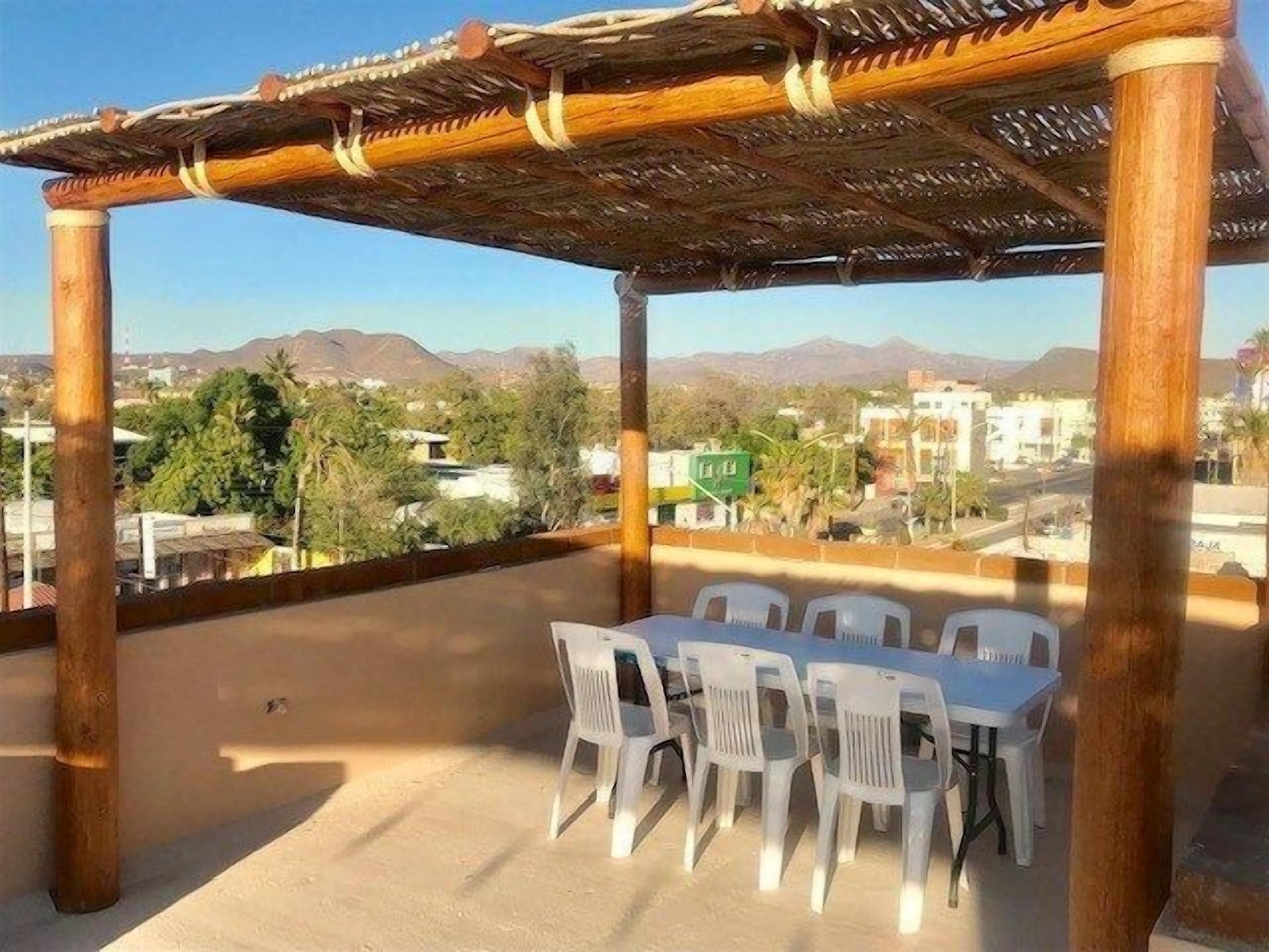 Deluxe Apartment | Outdoor dining