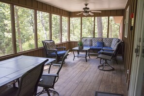 Premium House | Balcony - The Bavarian Resort (Branson)