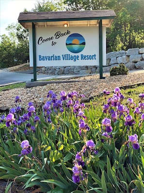 Property entrance - The Bavarian Resort (Branson)