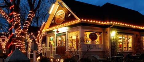 屋外ダイニングエリア