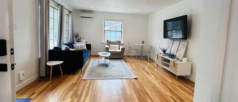 تلفزيون ذكي، كُتُب