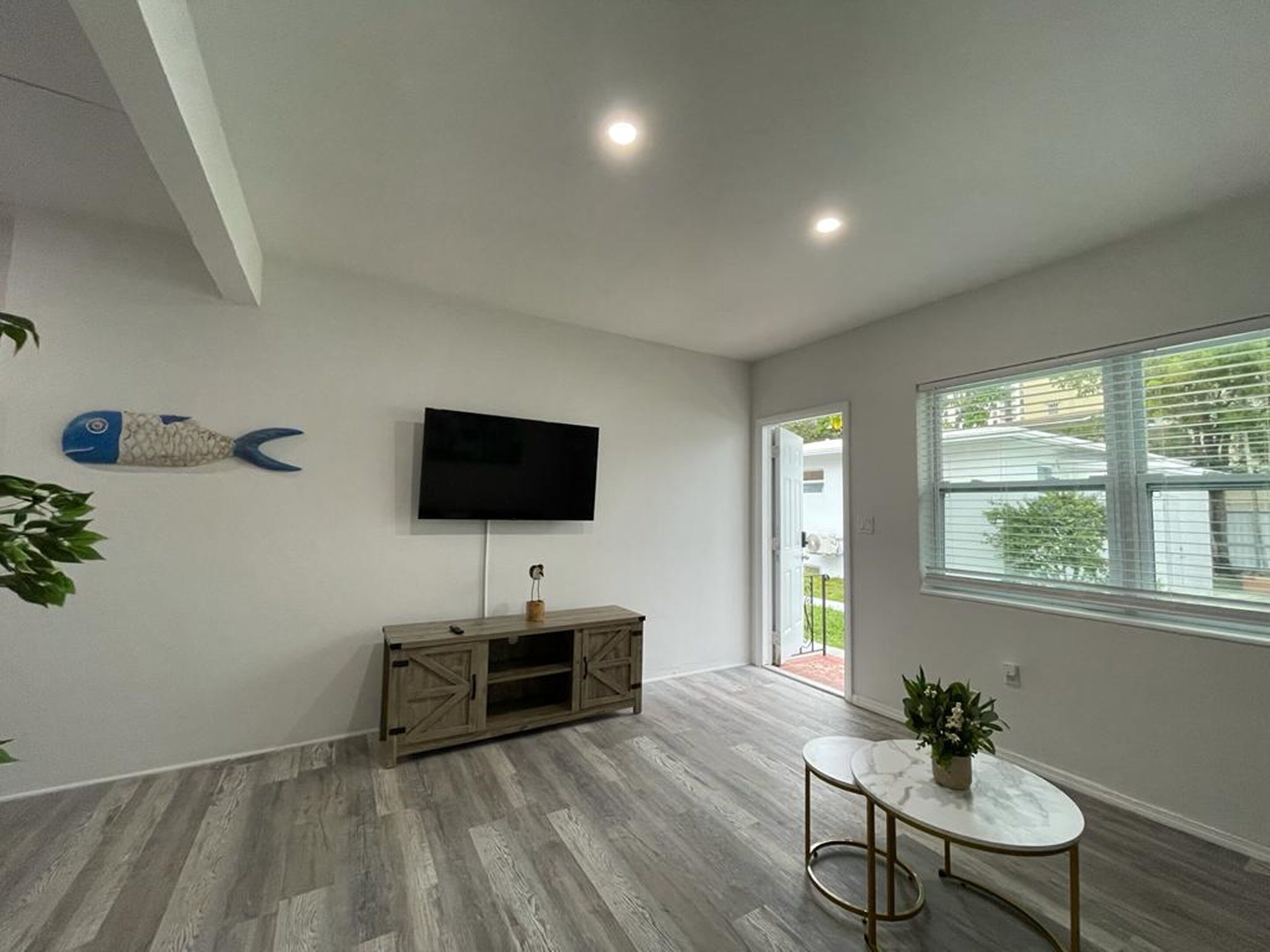 Apartamento tradicional | Zona de estar | Smart TV de 40 pulgadas con canales digitales, Netflix