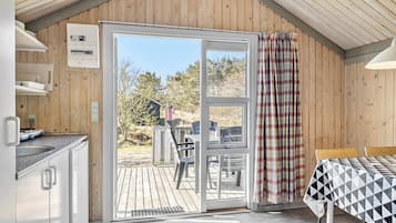 Basic Cabin | 2 bedrooms, free WiFi