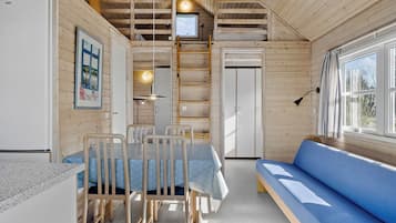 Stuga Deluxe | Eget kök | Minikylskåp, spishäll, kaffe- och tebryggare och vattenkokare
