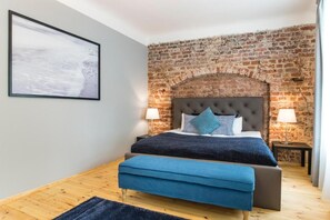 1 slaapkamer, een strijkplank/strijkijzer, reisbedje, gratis wifi