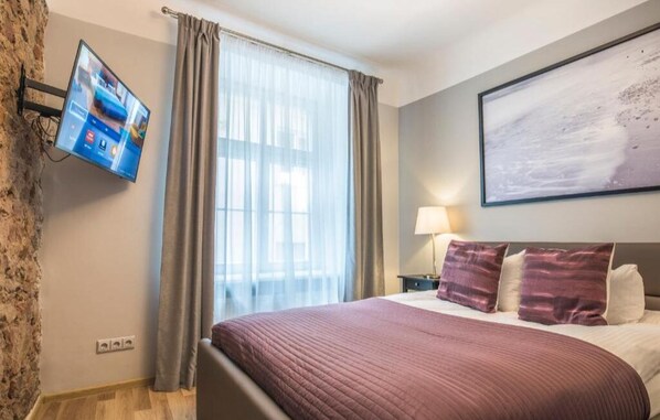 1 bedroom, iron/ironing board, travel cot, free WiFi