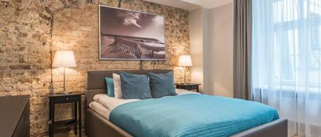 1 soverom, strykejern/-brett og reiseseng for barn