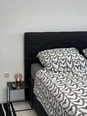 1 chambre, bureau, Wi-Fi gratuit, draps fournis