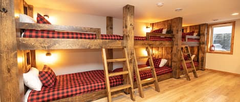 3 bedrooms, free WiFi, bed sheets