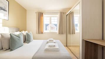 2 bedrooms, iron/ironing board, free WiFi, bed sheets