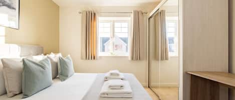 2 bedrooms, iron/ironing board, free WiFi, bed sheets