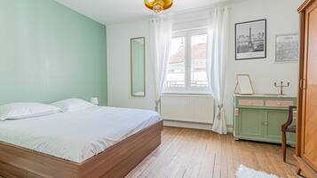 1 bedroom, iron/ironing board, WiFi, bed sheets