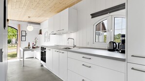 Comfort Cabin | Private kitchen - First Camp Hasmark Strand Fyn (Otterup)