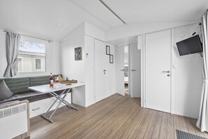 Comfort Mobile Home | Cribs/infant beds, free WiFi