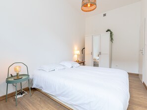1 sovrum, strykjärn/strykbräda, wi-fi och sängkläder