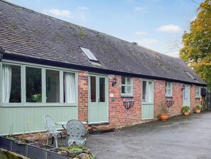 Exterior - 1 bedroom accommodation in Middle Mayfield, near Ashbourne (Middle Mayfield, near Ashbourne)