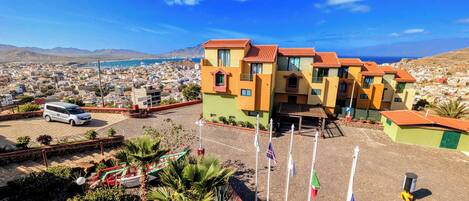 المنشأة من الخارج