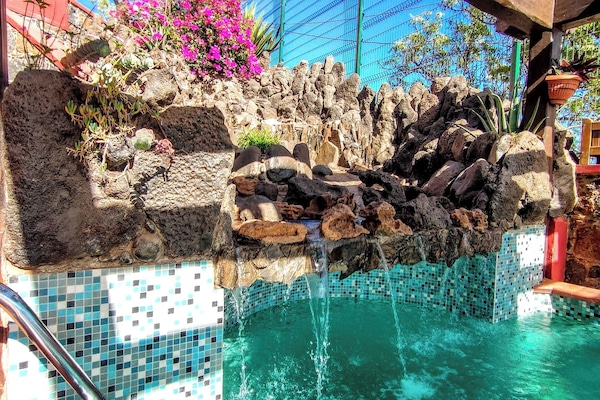 Pool waterfall