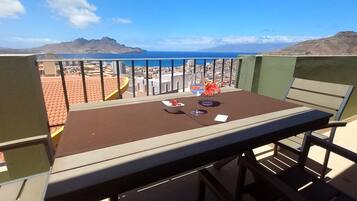 Family Room, 2 Bedrooms, Non Smoking, Sea View | Balcony view