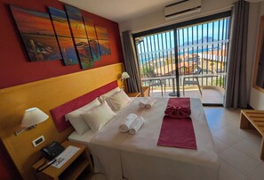 Comfort-Doppelzimmer, 1 Doppelbett, Nichtraucher, Meerblick | Hochwertige Bettwaren, Minibar, Schreibtisch