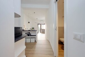 Douche, séchoir à cheveux, bidet, serviettes fournies