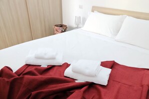 1 chambre, fer et planche à repasser, Wi-Fi gratuit, draps fournis