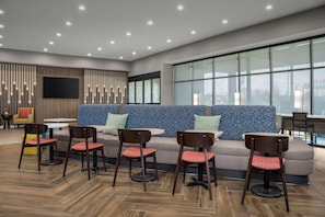 Lobby - Home2 Suites By Hilton Cullman (Cullman)
