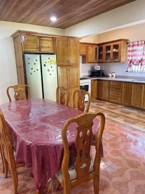 Dining - Boston Bay, Portland Cozy Corner (Boston Bay)