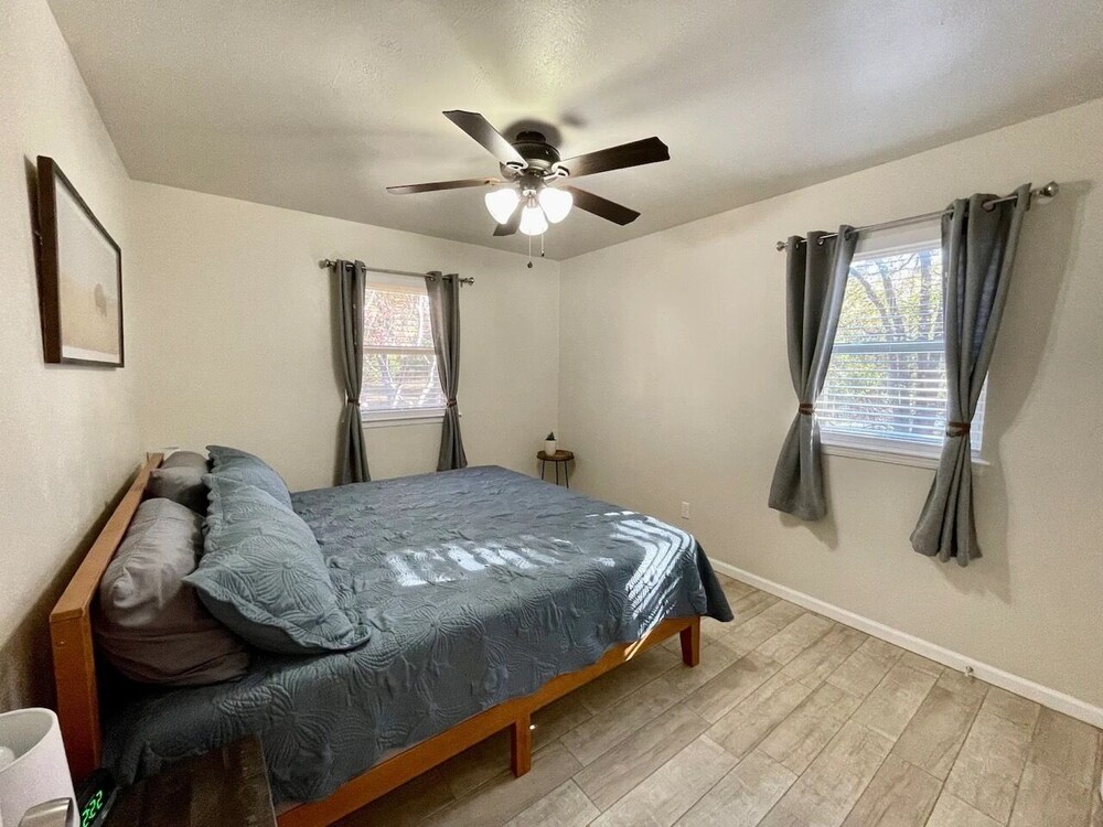 Peaceful Home Between Edmond & Guthrie + Minutes Away From I35 & Lazy E