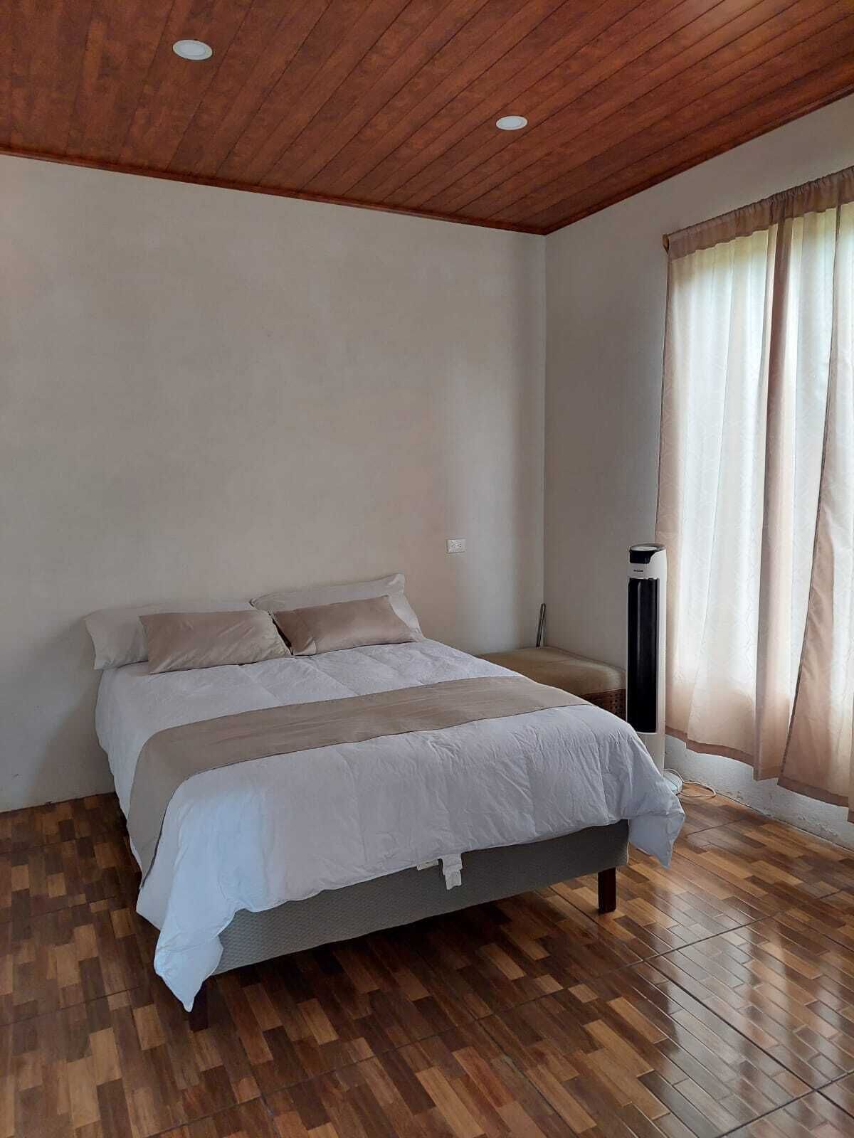 2 quartos, Wi-Fi de cortesia, roupa de cama