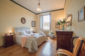 2 bedrooms, desk, iron/ironing board, free WiFi - Italian Experience - Duomo Suite (Florence)