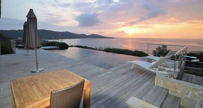 Prestigious villa with panoramic sea view for unforgettable vacations