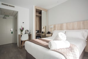 Premium bedding, in-room safe, individually decorated - DWO Ábaster (Soria)