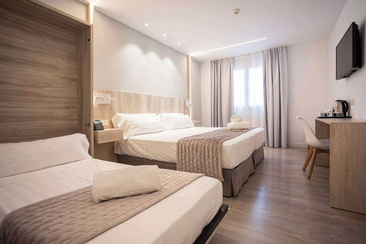 Premium bedding, in-room safe, desk, laptop workspace