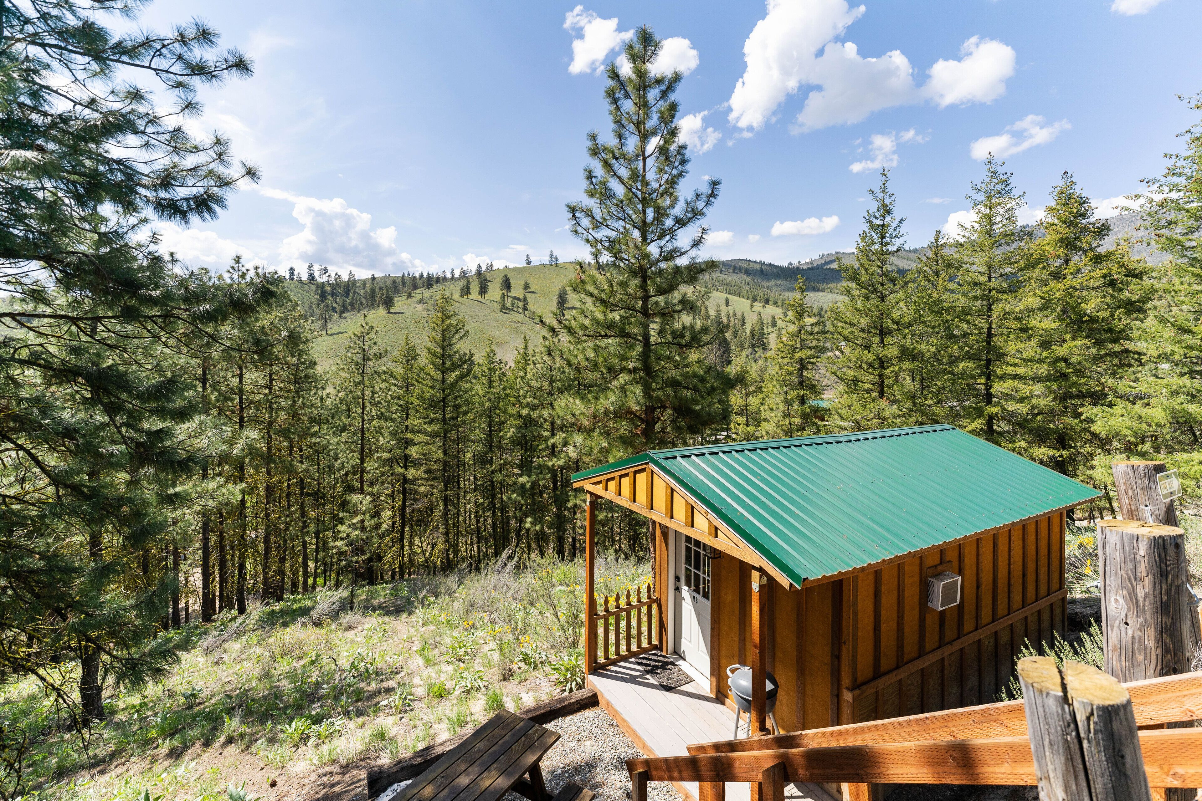 Fuji Adventure Studio Cabin Shared Bath | Bettwäsche aus ägyptischer Baumwolle, hochwertige Bettwaren