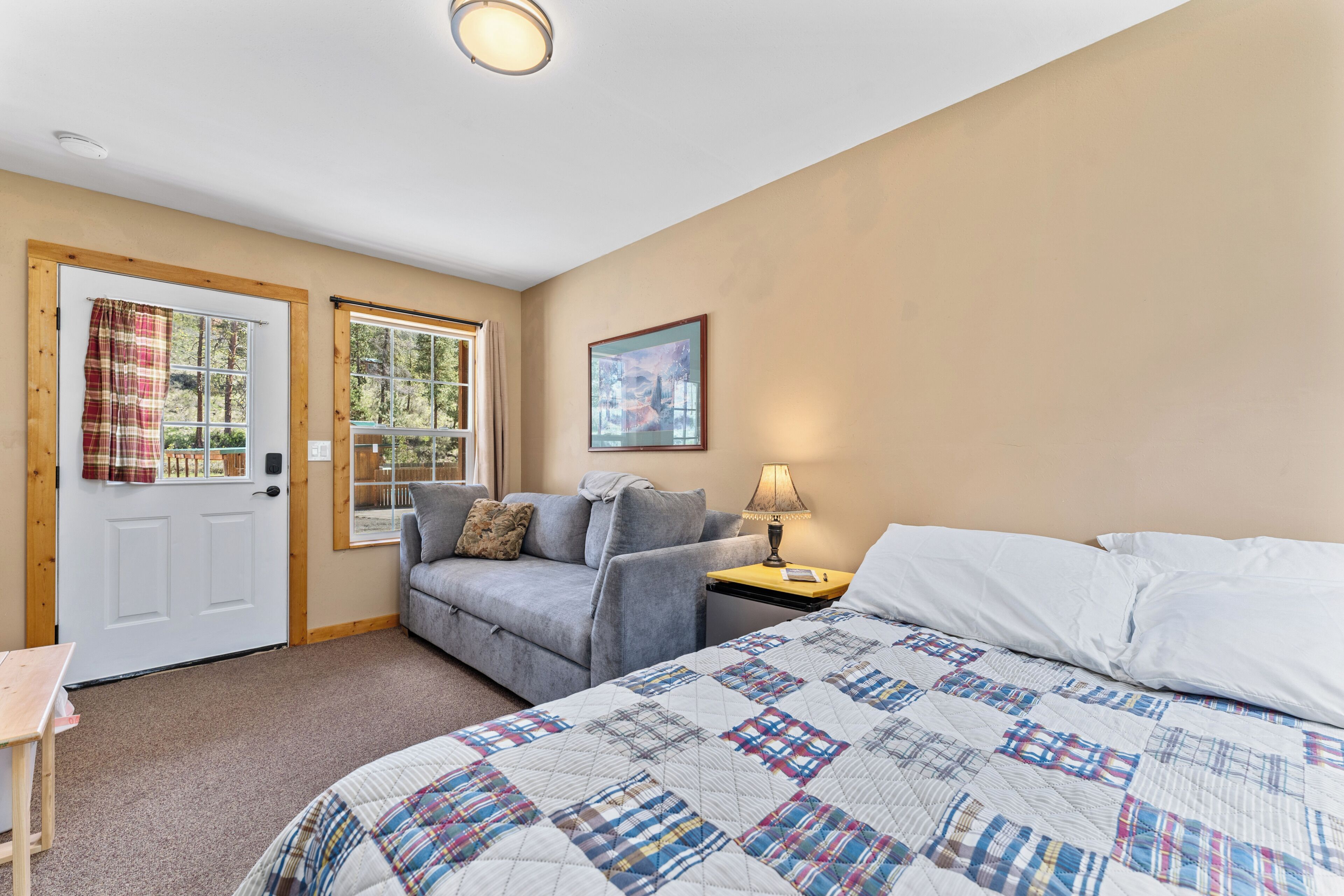Rainier Adventure Studio Cabin Shared Bath | Egyptian cotton sheets, premium bedding, memory foam beds