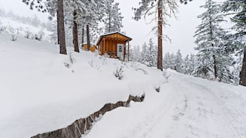 Fuji Adventure Studio Cabin Shared Bath