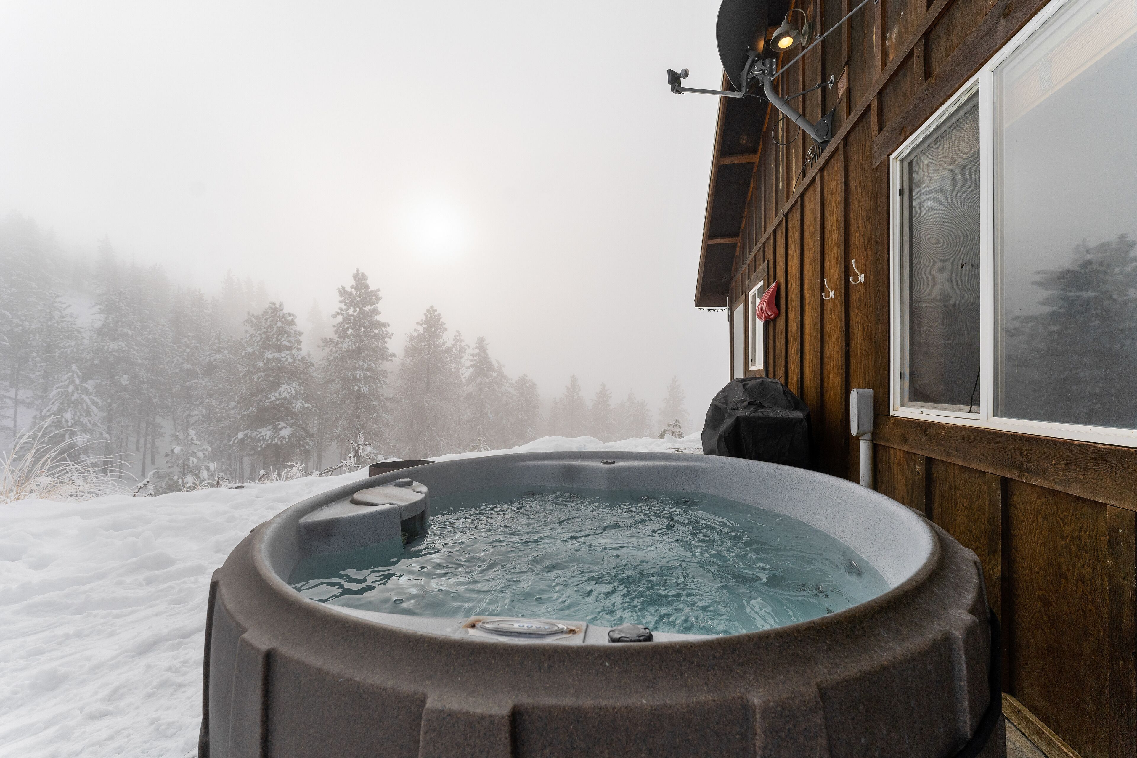 Orondo 2 Bedroom Cabin Private Bath | Egyptian cotton sheets, premium bedding, memory foam beds