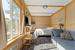 Winesap Adventure Studio Cabin Shared Bath | Roupas de cama de algodão egípcio, roupas de cama premium