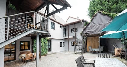 Zentrumsnahe, moderne Ferienwohnung "Kaiserbleibe" mit ruhiger Innenhof-Terrasse