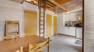 Comfort Cabin | Dining room