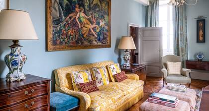 Maison La Cote D’Or - Six Bedroom Villa, Sleeps 12
