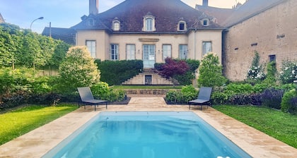 Maison La Cote D’Or - Six Bedroom Villa, Sleeps 12
