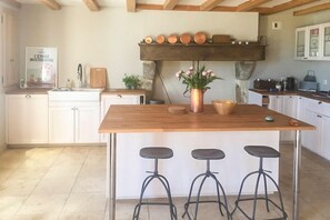 Fridge, dishwasher, highchair