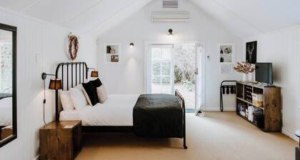 The Annex A Cosy Couples Retreat in Heart of Town