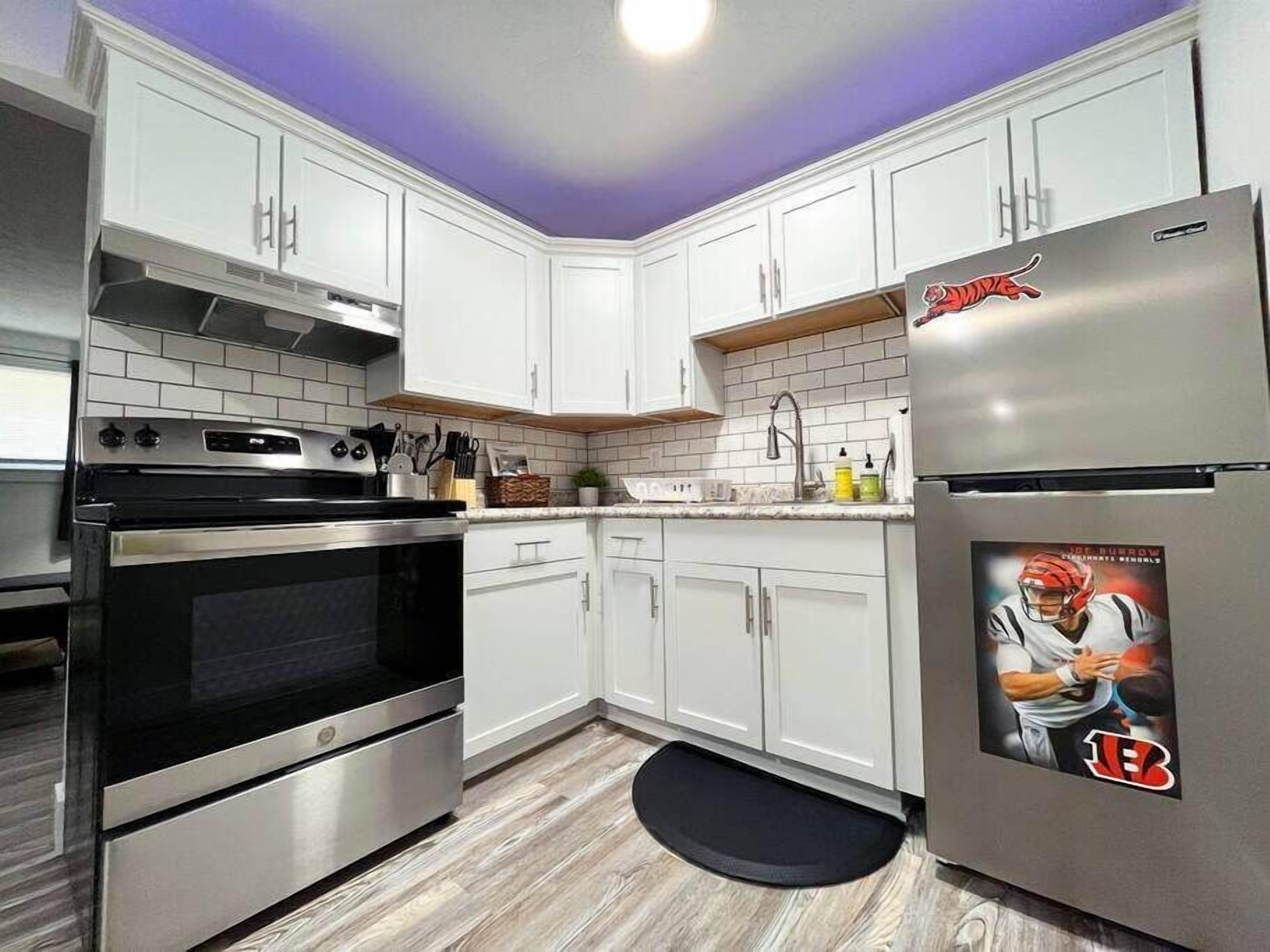 ~ Private Renovated Bengals Apartment ~ 5 Star ~