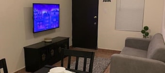 Karakter Inmuebles, Departamento Música