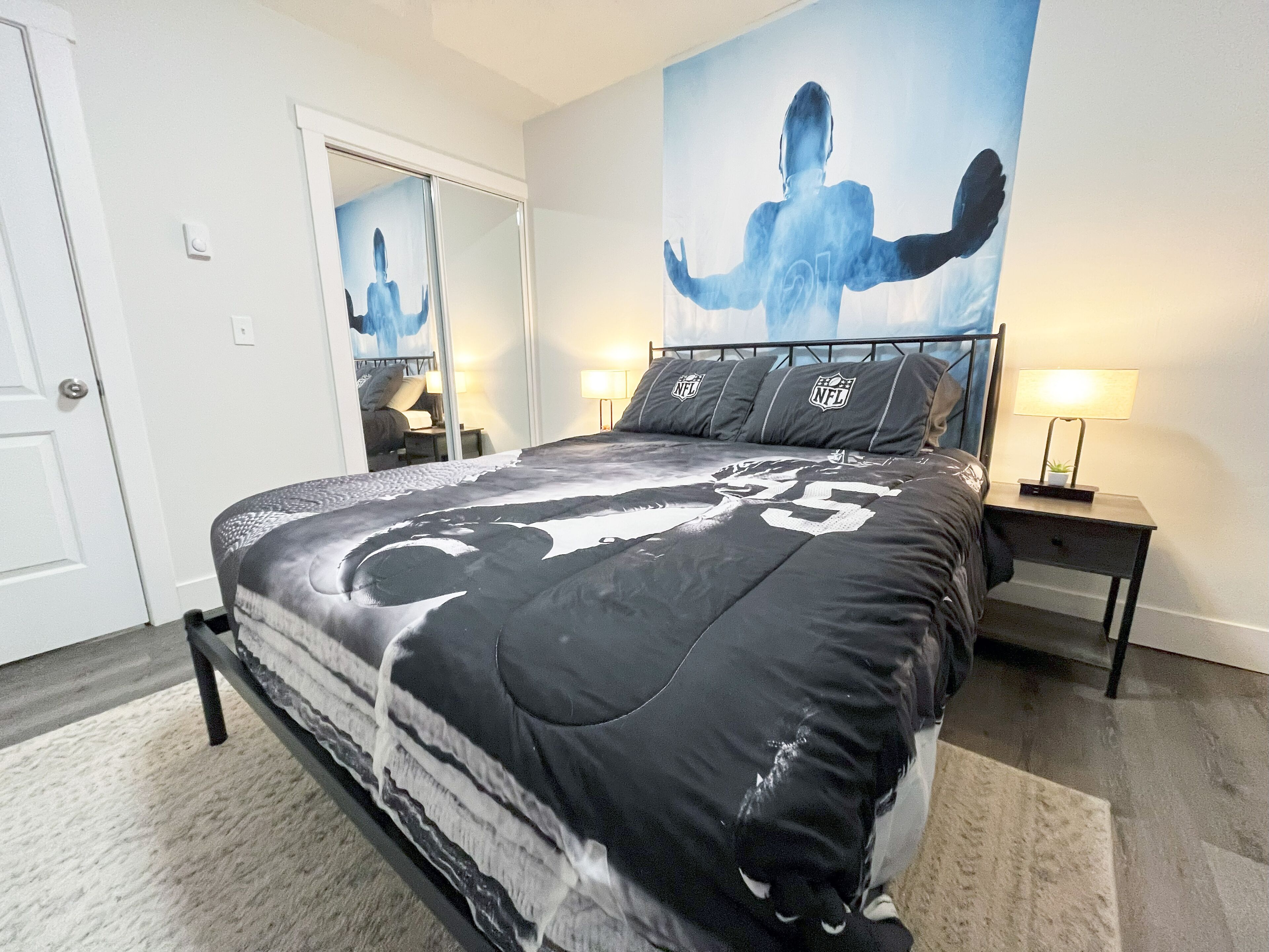 *New* Hall of Fame Apartment - Bottom Fl